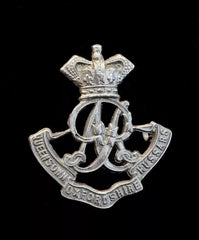 Queens Own Oxfordshire Hussars Cap Badge Hallmarked Silver