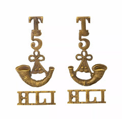 T 5 Bugle Highland Light Infantry Shoulder Title Pair Brass Metal