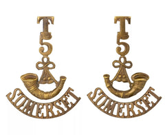 T 5 Bugle Cornwall Shoulder Title Pair Brass Metal