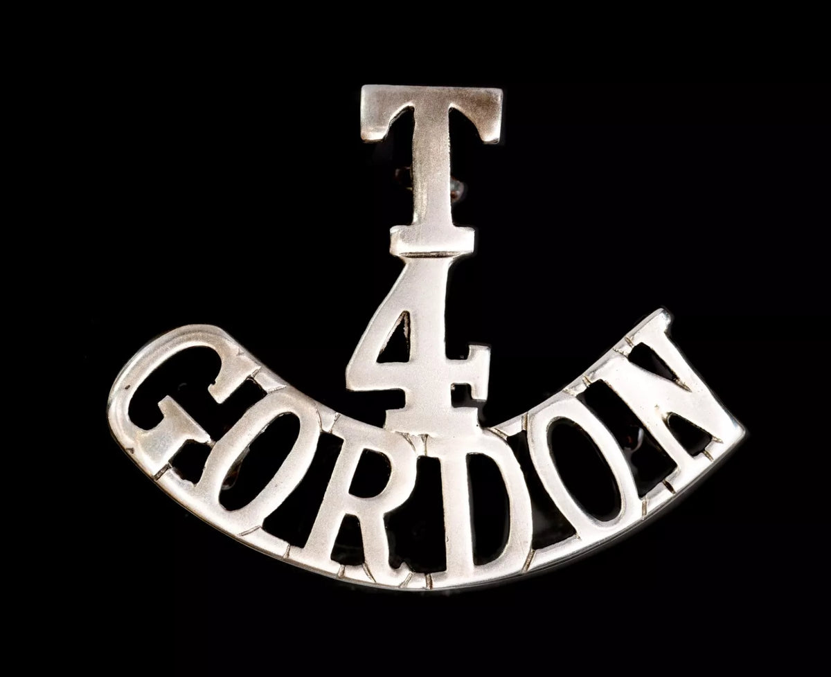 T 4 Gordon Shoulder Title White Metal