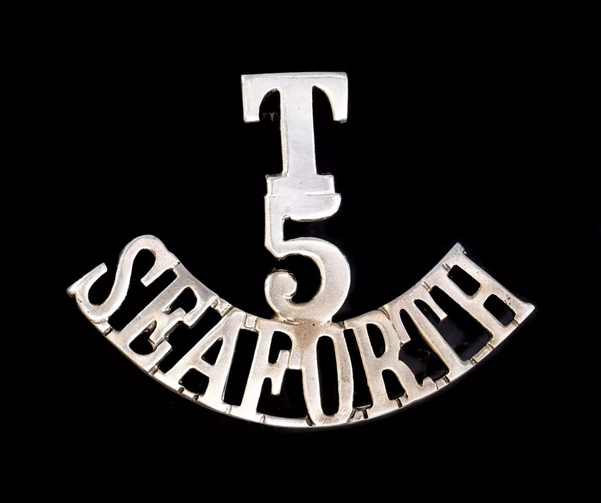 T 5 Seaforth Shoulder Title White Metal