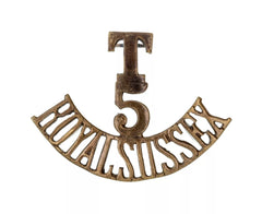 T 5 Royal Sussex Shoulder Title Brass Metal