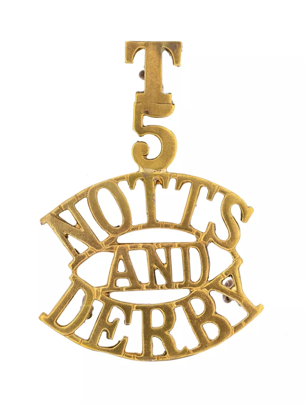 T.5 Notts And Derby Shoulder Title Brass Metal