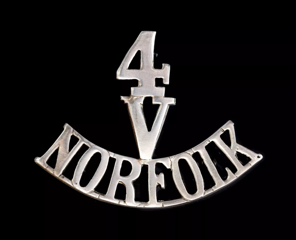 4.V Norfolk Shoulder Title White Metal
