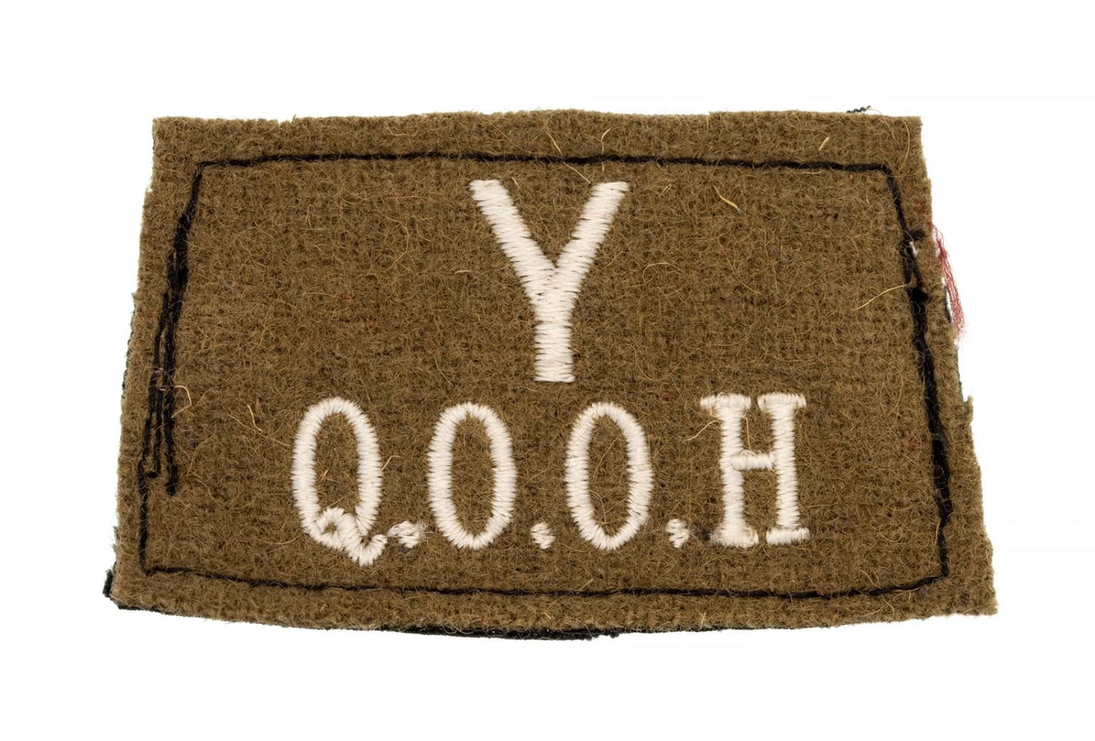 Queens Own Oxfordshire Hussars Yeomanry Slip on Shoulder Title